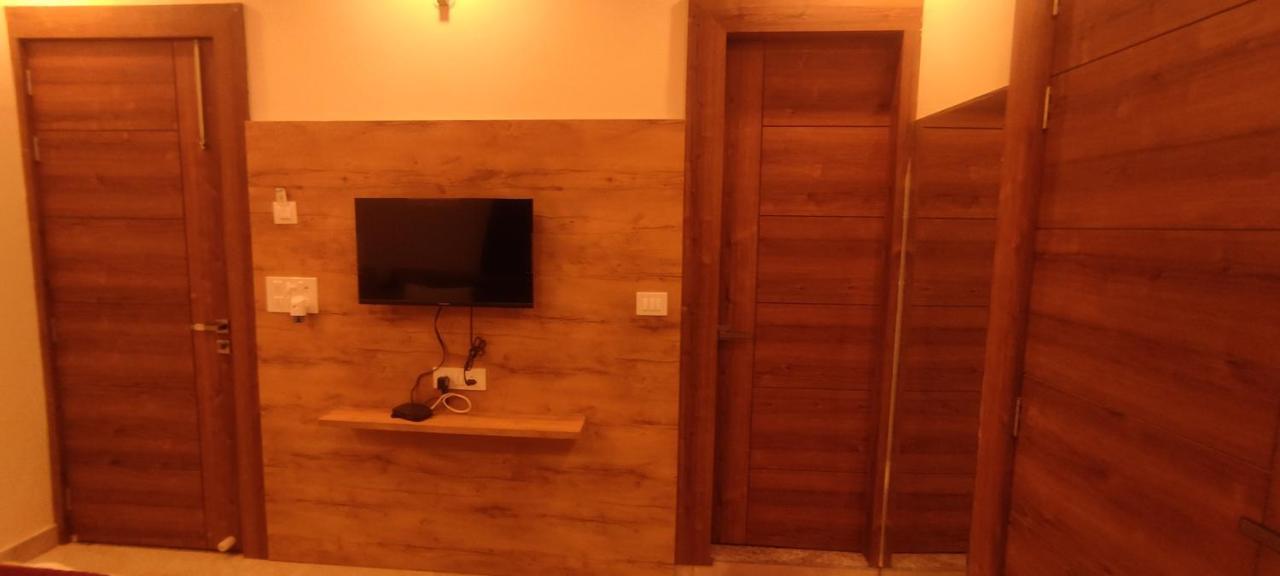 Devi Residency - Near Prem Mandir Bankey Bihari Vrindāvan Extérieur photo
