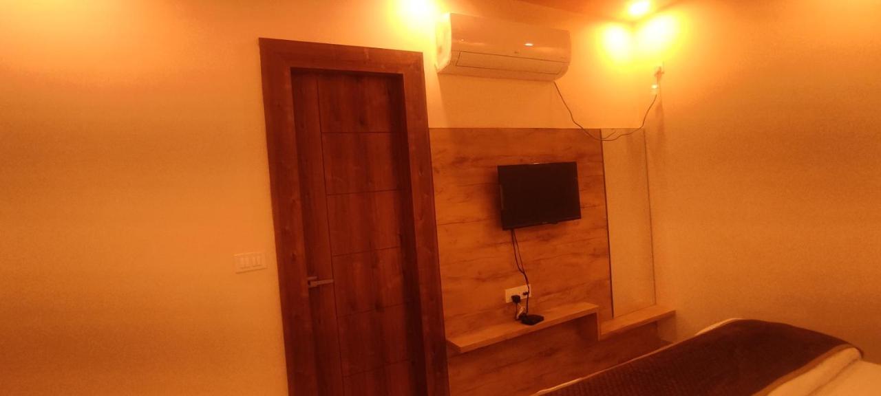 Devi Residency - Near Prem Mandir Bankey Bihari Vrindāvan Extérieur photo