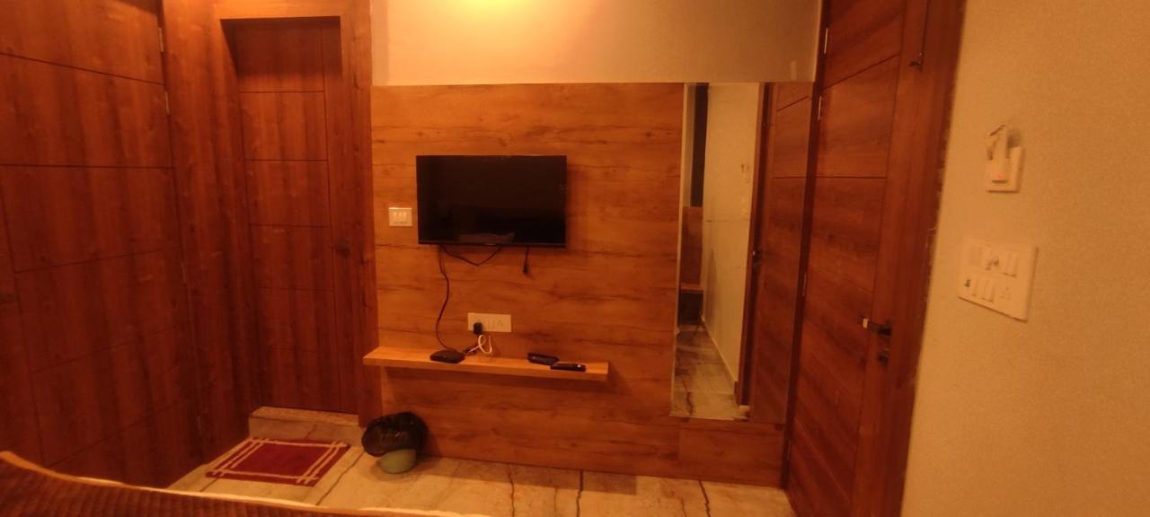 Devi Residency - Near Prem Mandir Bankey Bihari Vrindāvan Extérieur photo