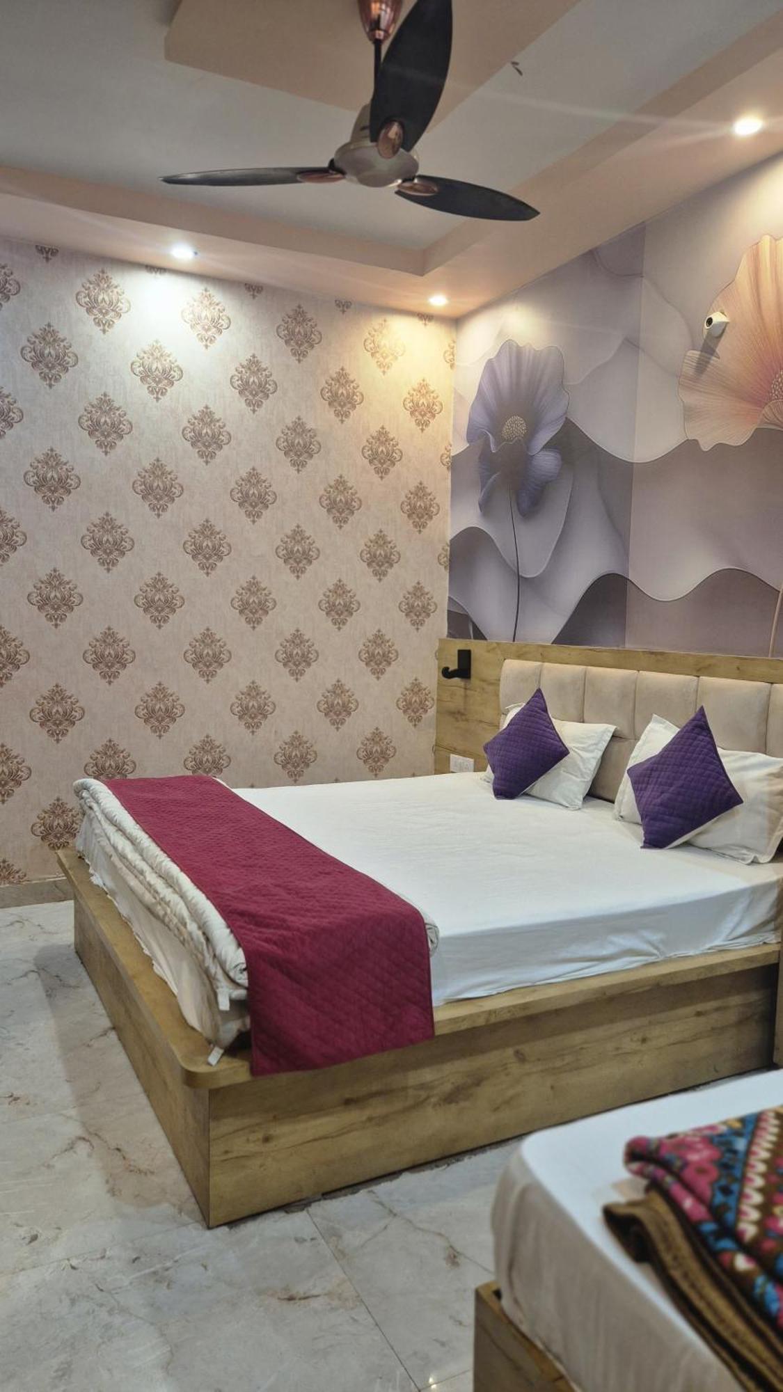 Devi Residency - Near Prem Mandir Bankey Bihari Vrindāvan Extérieur photo